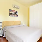 Gavinana Apartment By Mmega